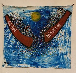 immagine astratta in blu e rosso con la scritta clan destin